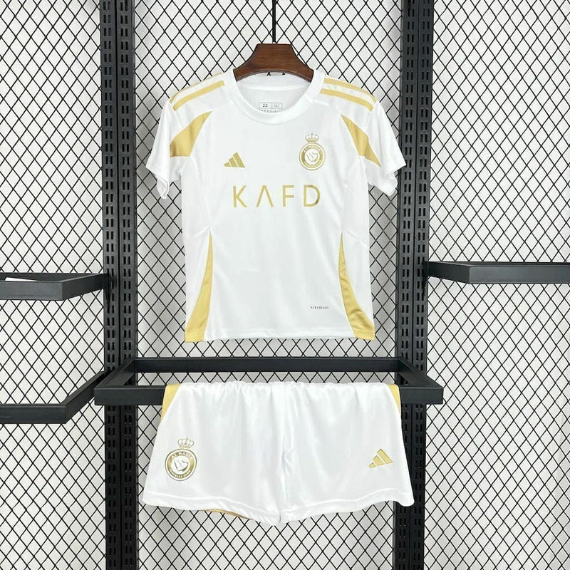 Conjunto infantil Al Nassr branco e dourado 24/25