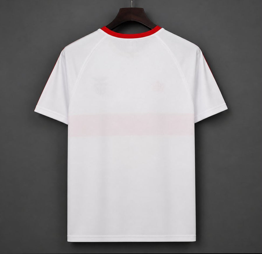 Camisola pré jogo/viagem vermelha/branca 2026/27