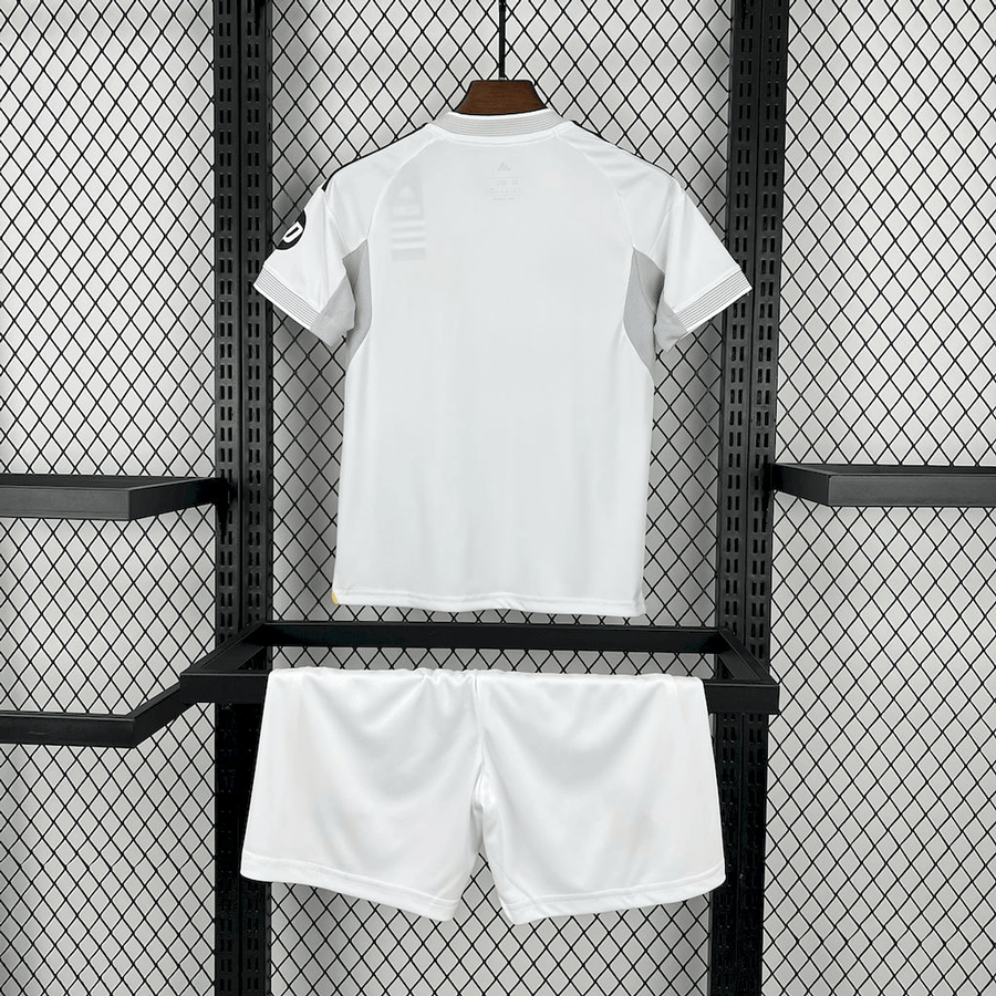 Conjunto Infantil Real Madrid home branco 2025/26