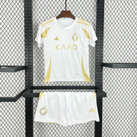 Conjunto infantil Al Nassr branco e dourado 24/25