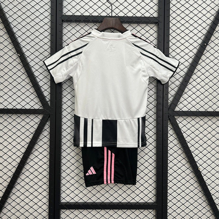 Conjunto Infantil Juventus home 2025/26