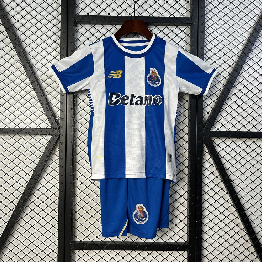 Conjunto infantil principal azul e branco 2025/26