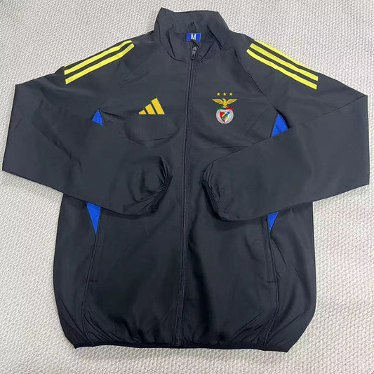 Casaco preto, amarelo e azul 2026/27 fecho completo