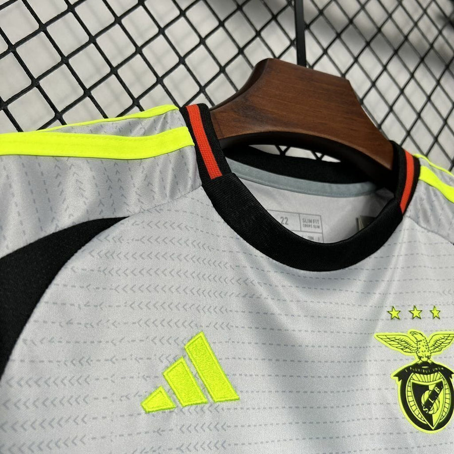 Conjunto infantil terceiro equipamento 2024/25 cinza