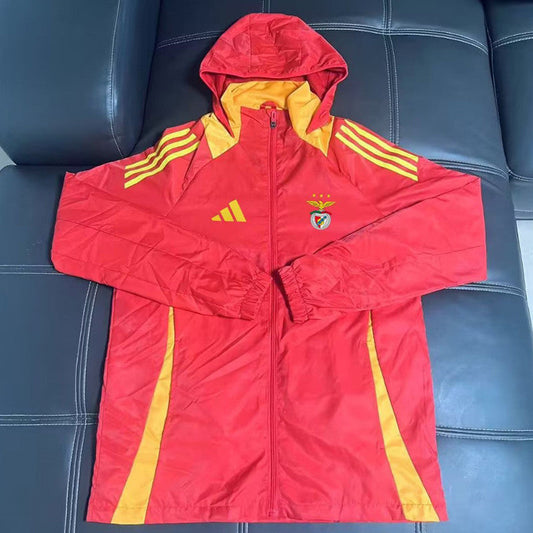 Casaco vermelho e amarelo 2026/27 fecho completo com capa